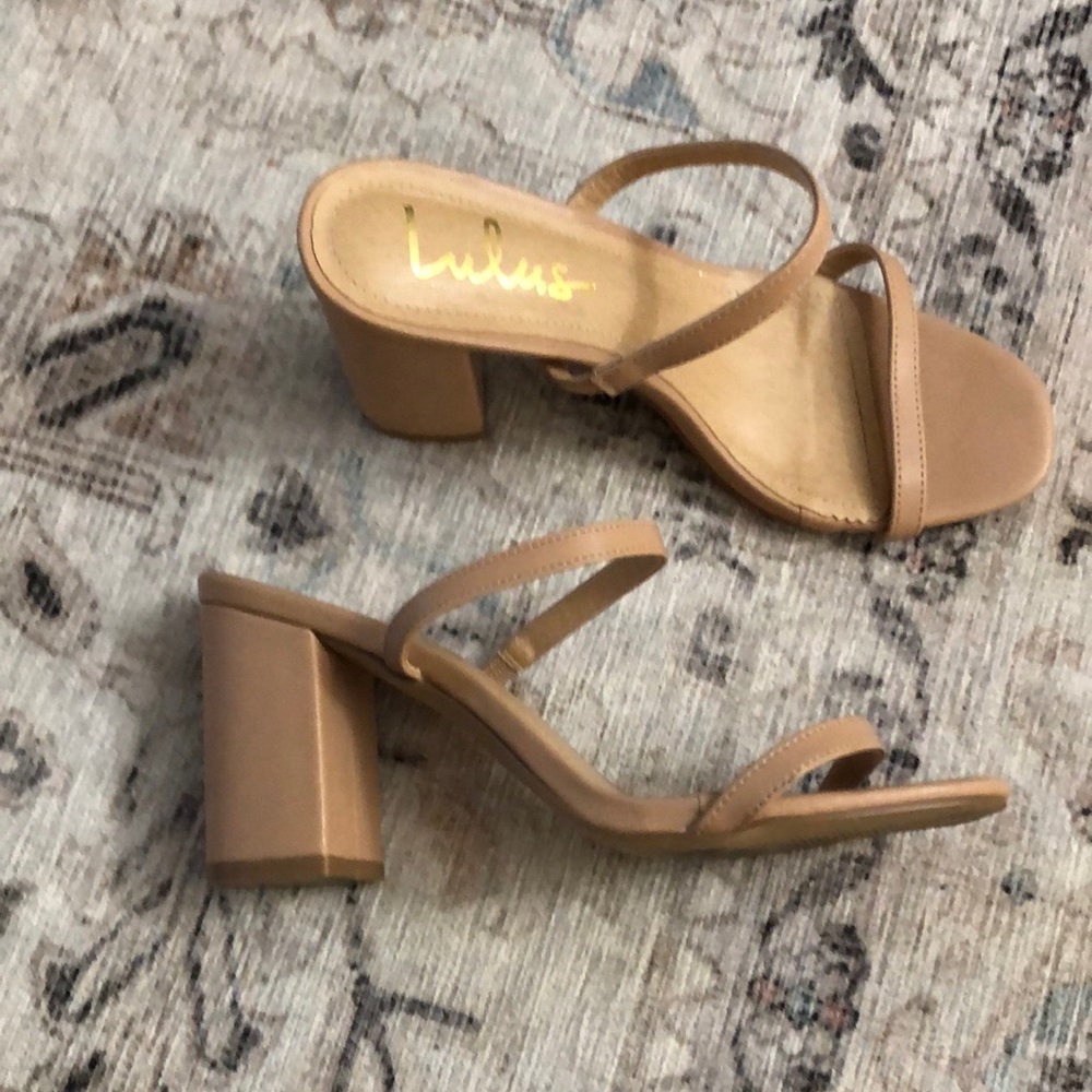 Lulus 7.5 nude two strap skinny block heel slides euc